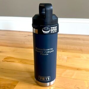 Yeti Rambler 18 Oz Peak Navy Chug Cap NEW
